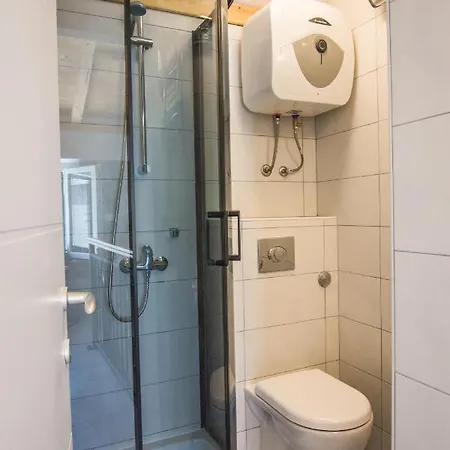 Charming 5-Bed House In Split بيت للعطل