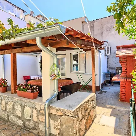 بيت للعطل Charming 5-Bed House In Split سبليت